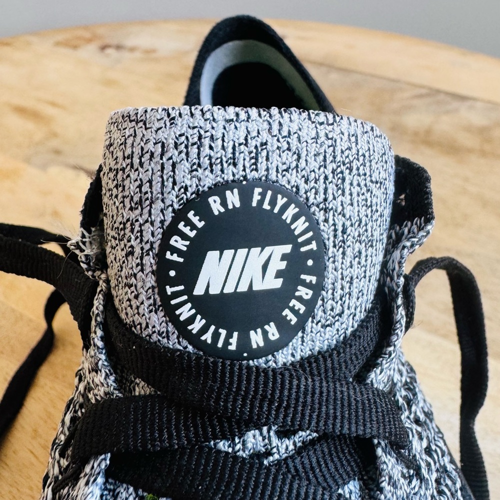 Nike Free RN Flyknit Running Shoes Black White Stretchy Lace Up Sneakers Sz 8 - Picture 4 of 12